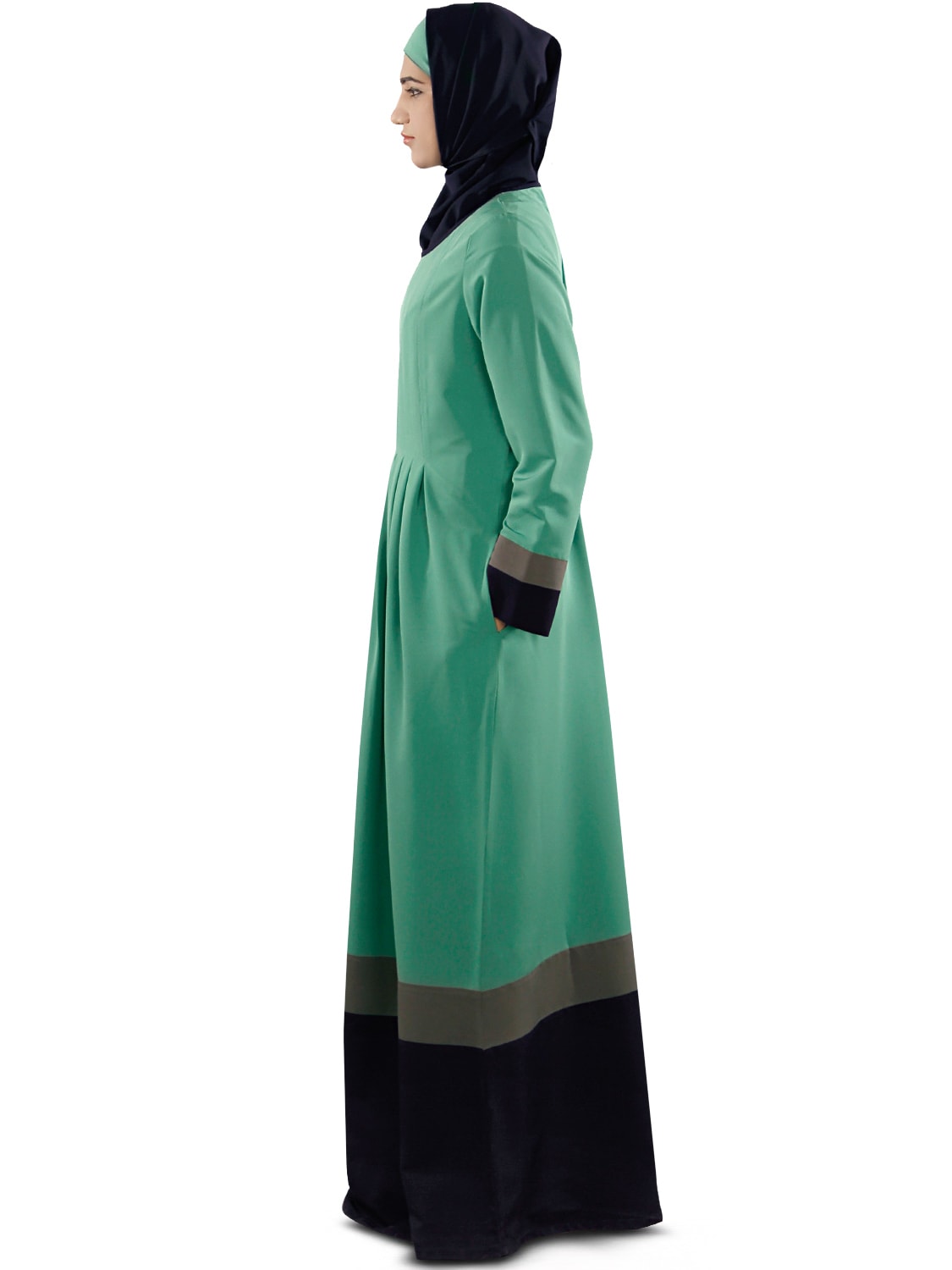 Sehrish Aura Green Abaya