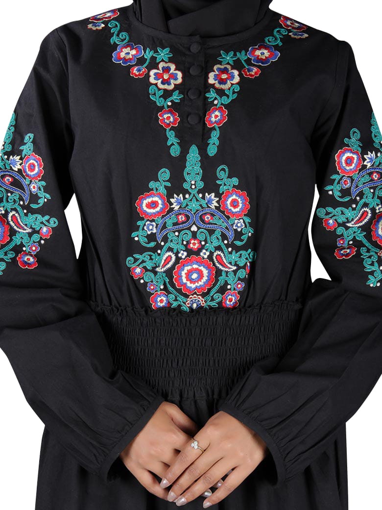 Nasreen Abaya