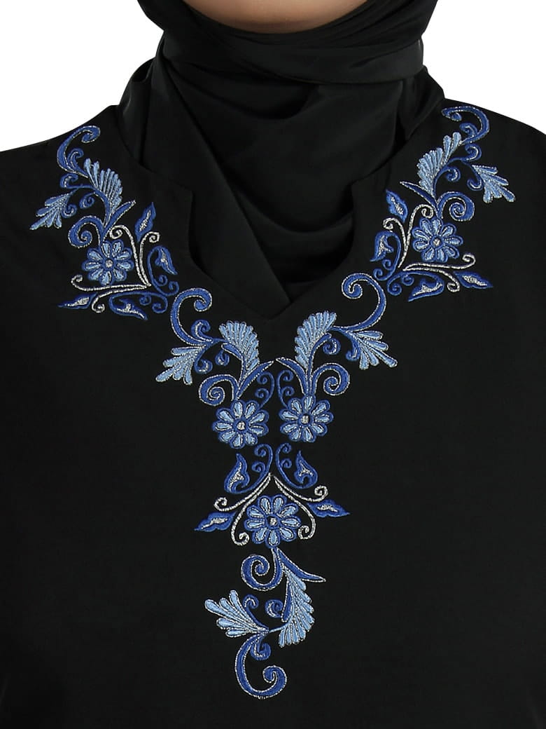 Aatifa Abaya
