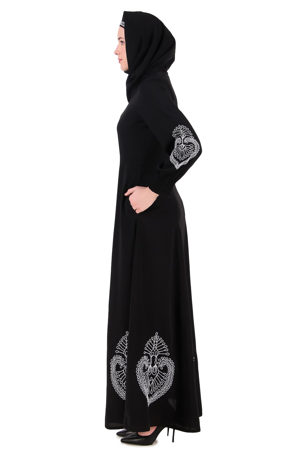 Paisley Embroidery Nida Black Abaya