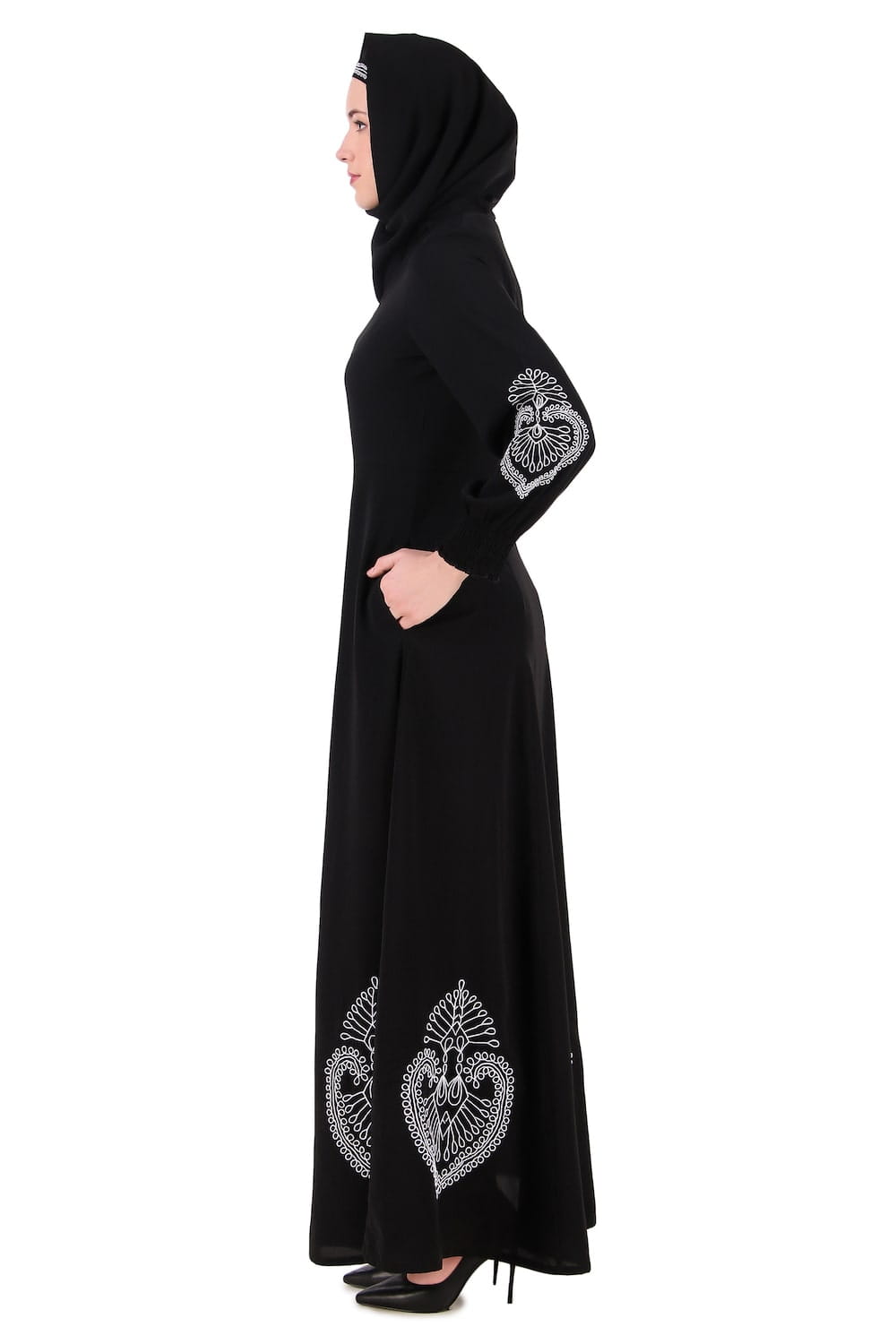 Paisley Embroidery Nida Black Abaya