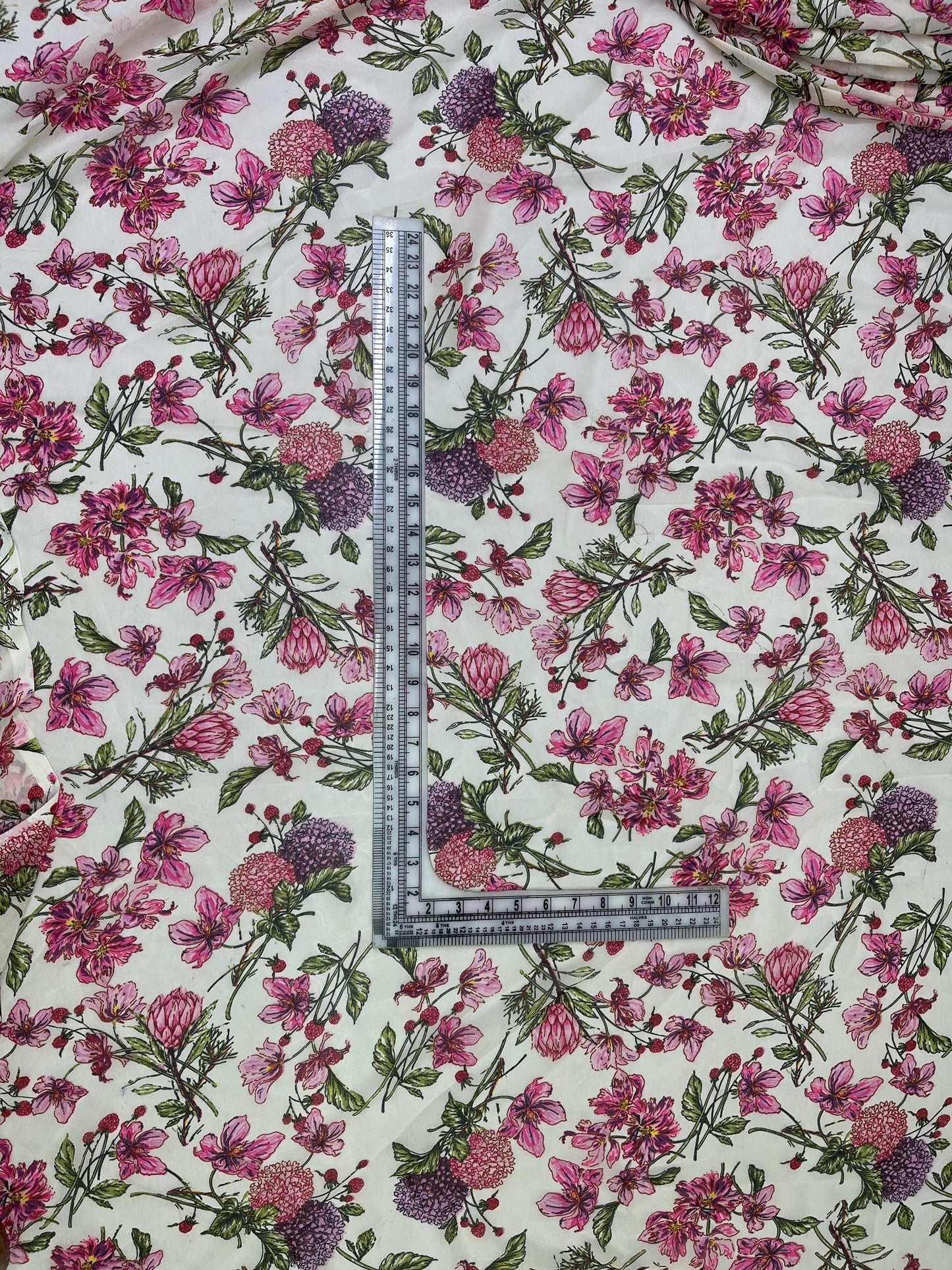 Printed Georgette Polyester Fabric, Woven, 70 GSM, Breathable, 42" Wide, Per Yard, AYG-078, Floral Print