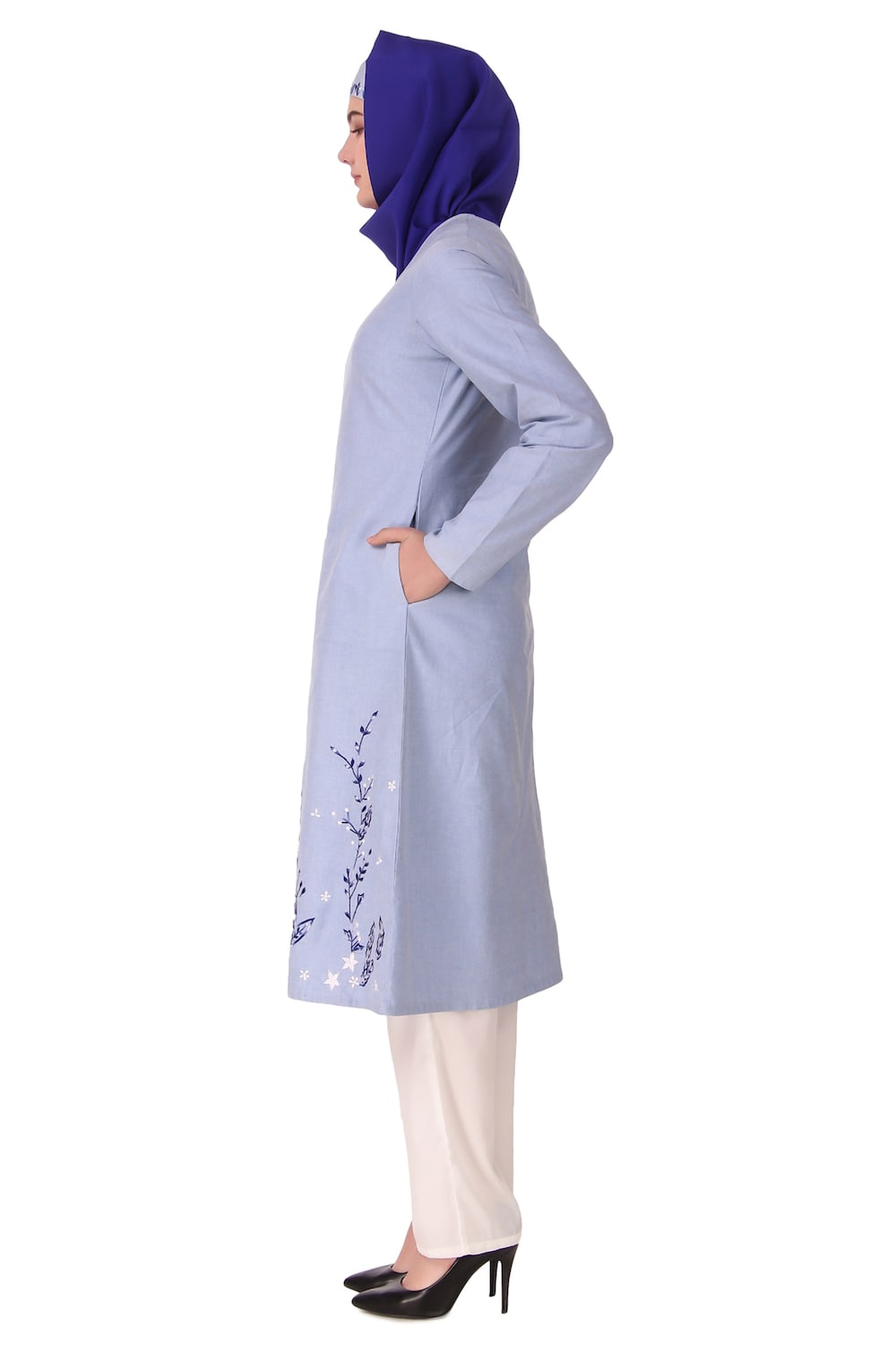 Blue Cotton Embroidered Salwar Kameez