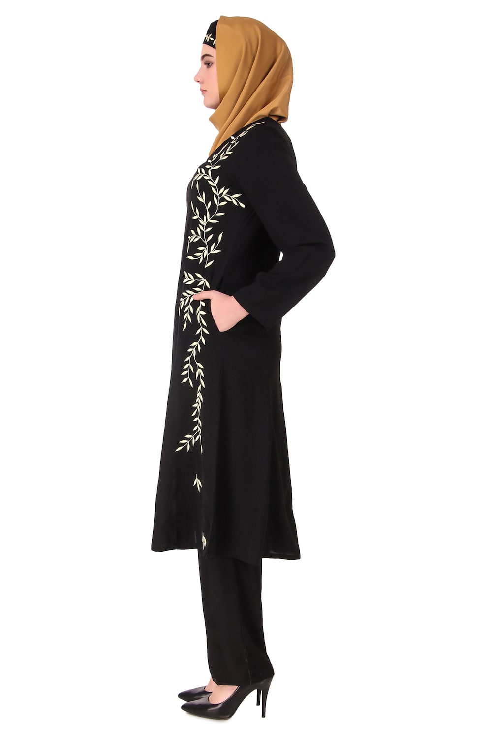 Black Nida Leaf Embroidered Salwar Kameez