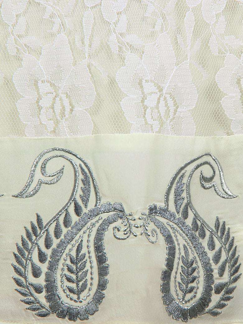 Nasiha Abaya Embroidery