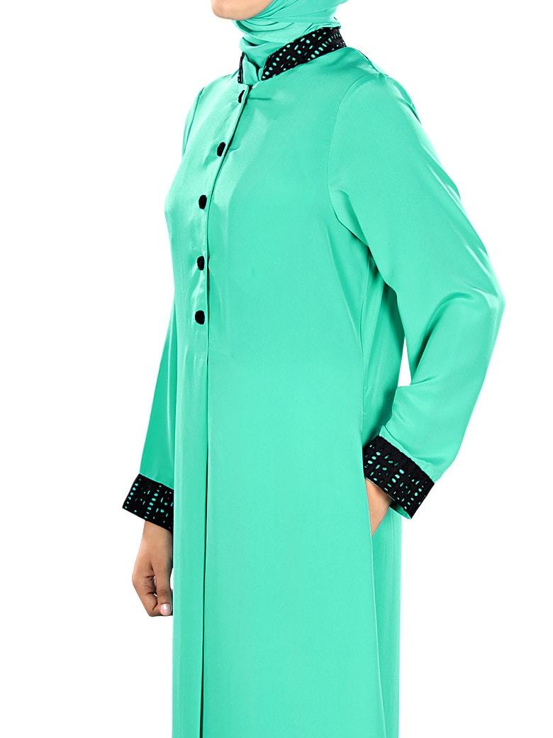 Aatikah Abaya