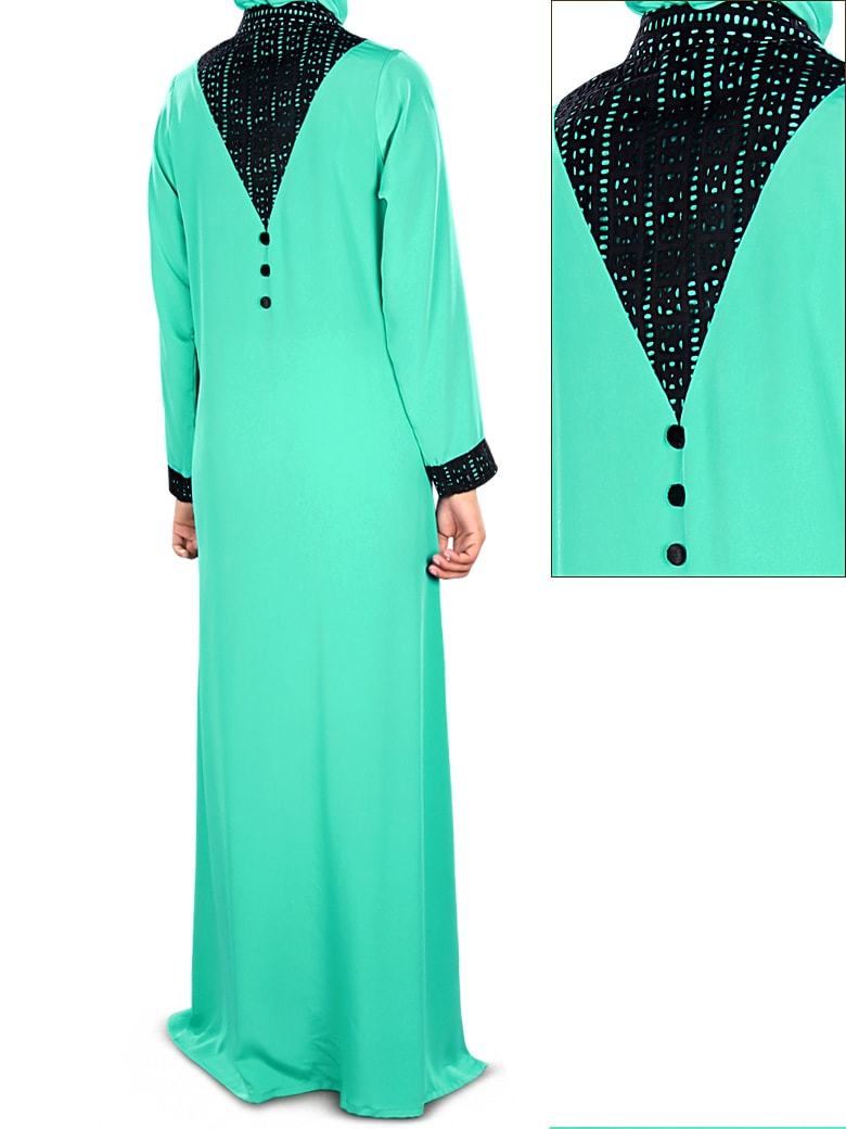 Aatikah Abaya