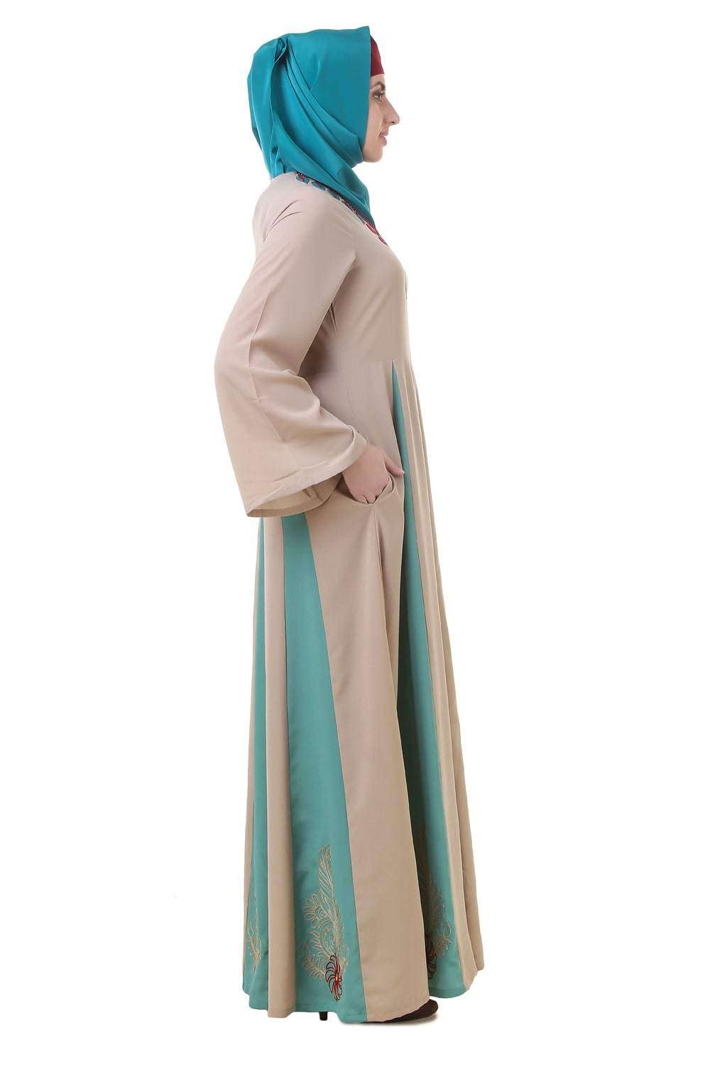 Jameelah Abaya Side